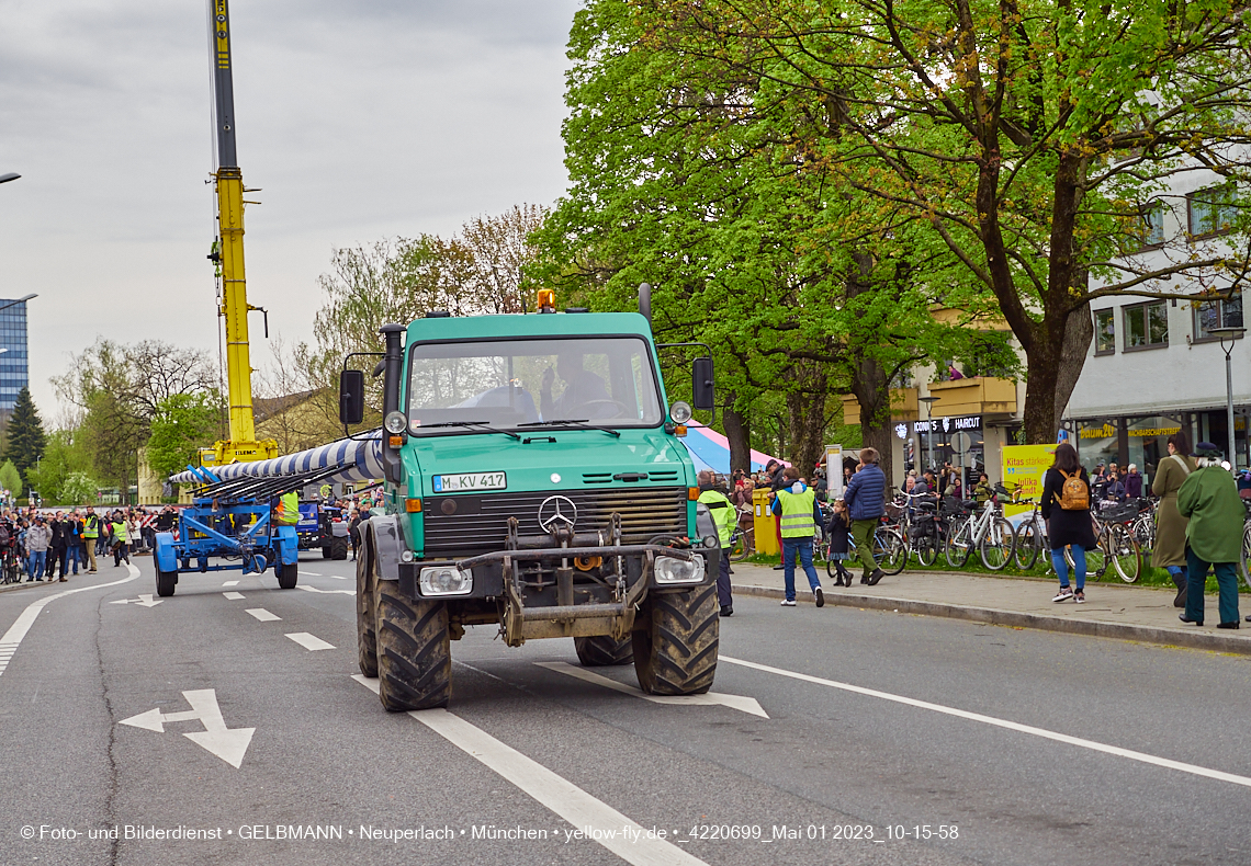 01.05.2023 - Maibaumaufstellung in Berg am Laim